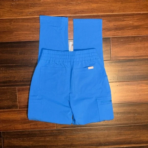 Figs Ladies Scrub Set - Picture 7 of 7